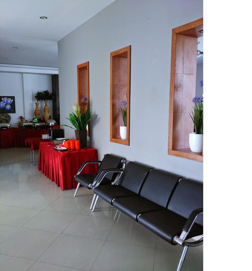 Hotel Transit Pasuruan Zewnętrze zdjęcie