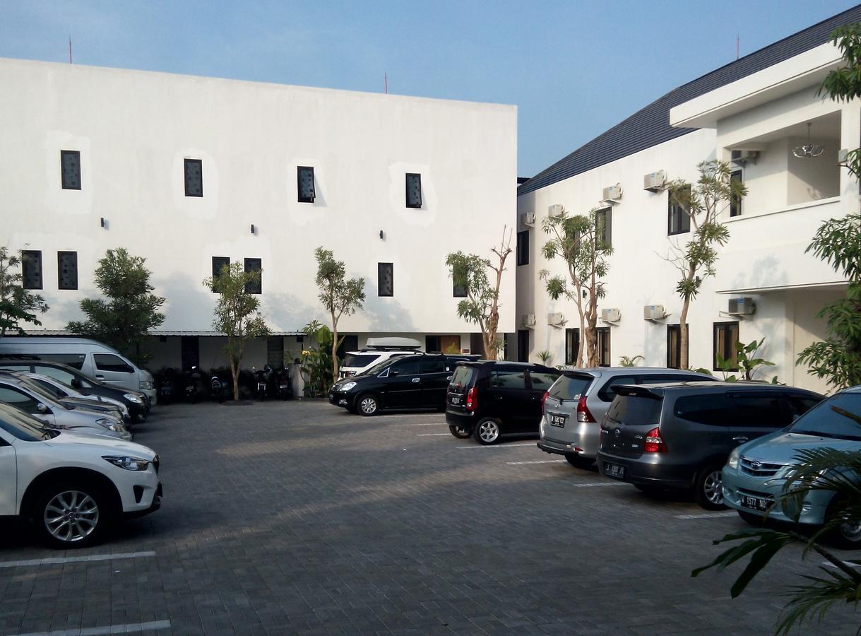 Hotel Transit Pasuruan Zewnętrze zdjęcie