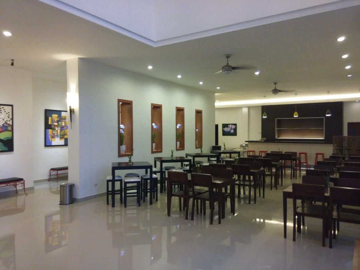 Hotel Transit Pasuruan Zewnętrze zdjęcie