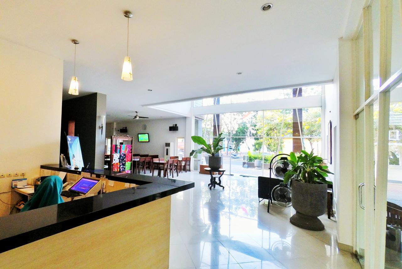 Hotel Transit Pasuruan Zewnętrze zdjęcie