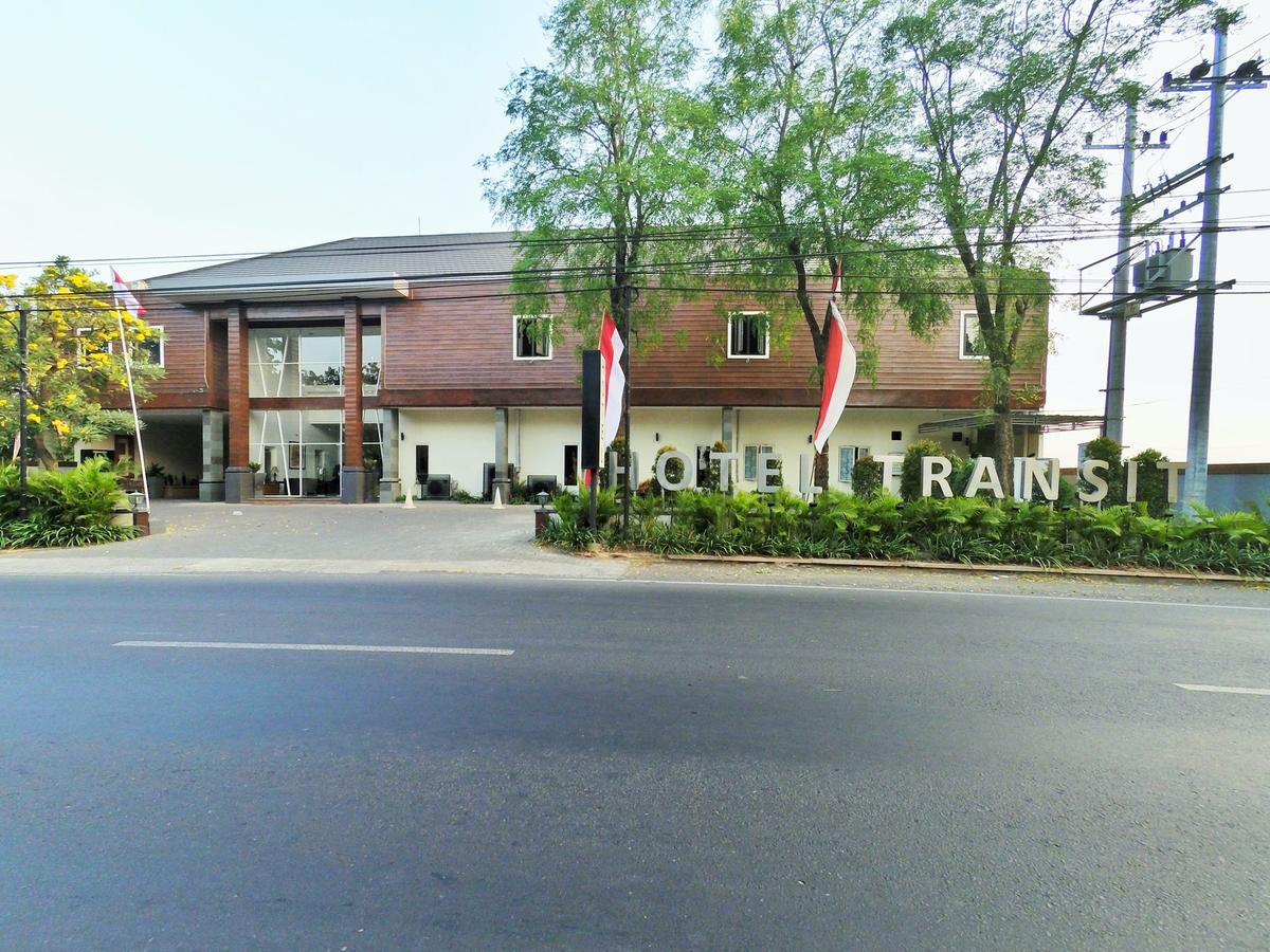 Hotel Transit Pasuruan Zewnętrze zdjęcie